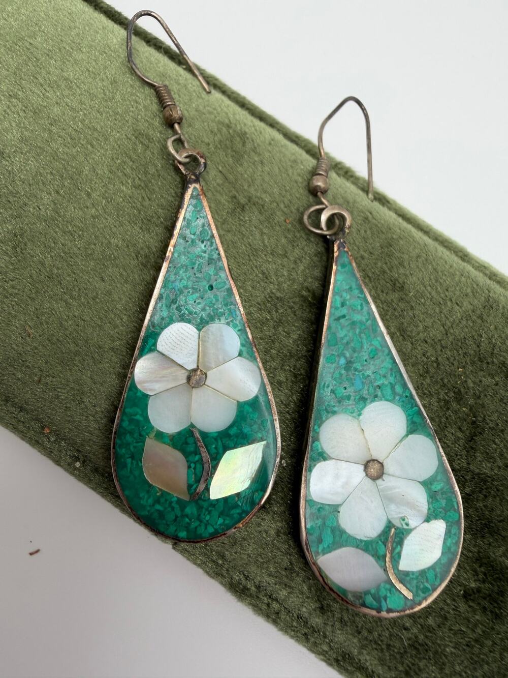 vintage Mexican alpaca silver teardrop earrings turquoise chip inlay mop